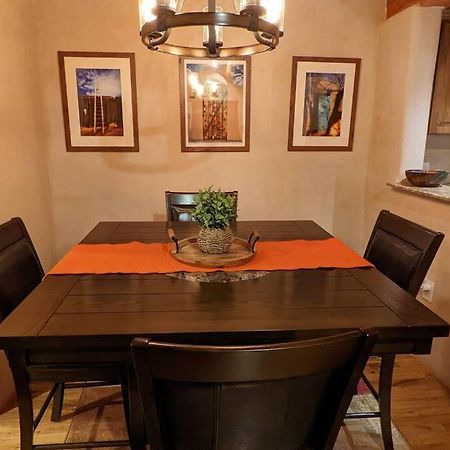 Magical Santa Fe Stay, Minutes From Town Square, Sleeps 4, Includes Free Parking And Outdoor Hot Tub! Екстер'єр фото