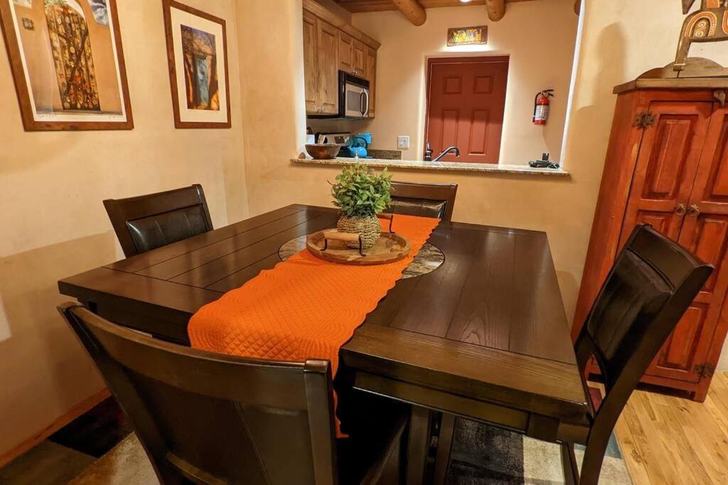 Magical Santa Fe Stay, Minutes From Town Square, Sleeps 4, Includes Free Parking And Outdoor Hot Tub! Екстер'єр фото