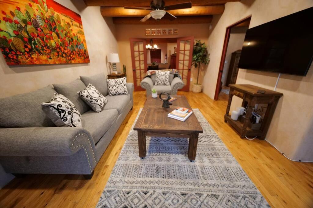 Magical Santa Fe Stay, Minutes From Town Square, Sleeps 4, Includes Free Parking And Outdoor Hot Tub! Екстер'єр фото